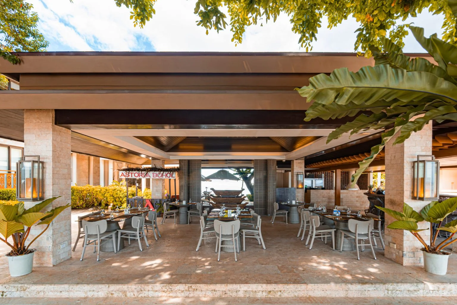 Plates and Glasses: Astoria Bohol’s Special Food and Beverage Offers